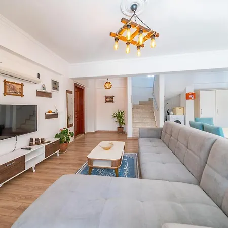 Pine 8, In Hisaroenue, Turkey Villa *